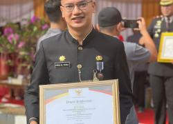 M Rizqi Al Fadli Raih Penghargaan PNS Berkinerja Baik